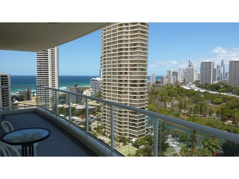 15 Breaker Street, Main Beach QLD 4217