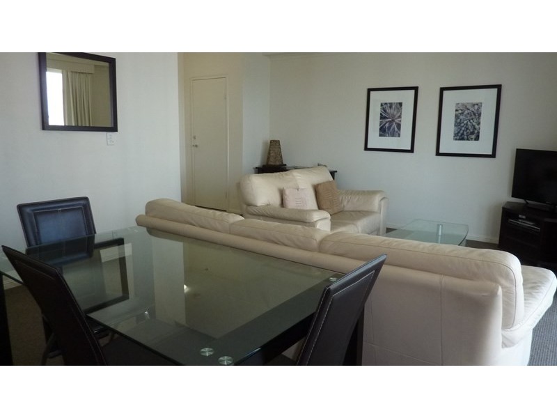 15 Breaker Street, Main Beach QLD 4217