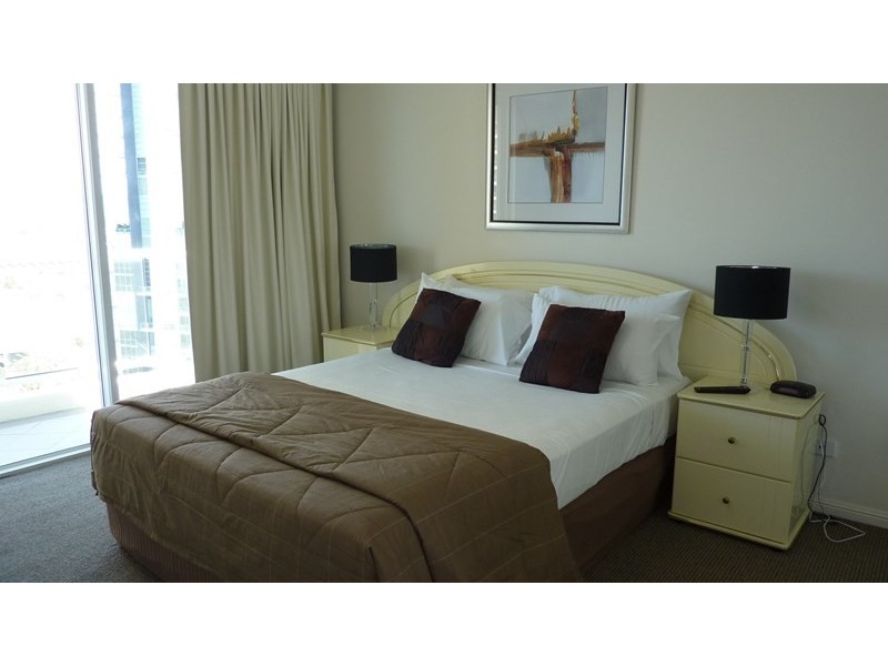 15 Breaker Street, Main Beach QLD 4217