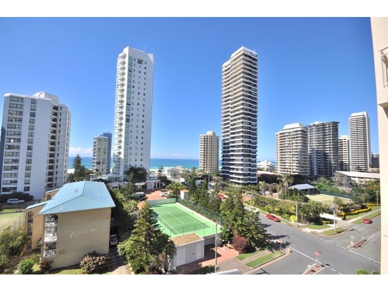 46 Pacific Street, Main Beach QLD 4217