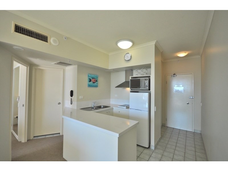 46 Pacific Street, Main Beach QLD 4217