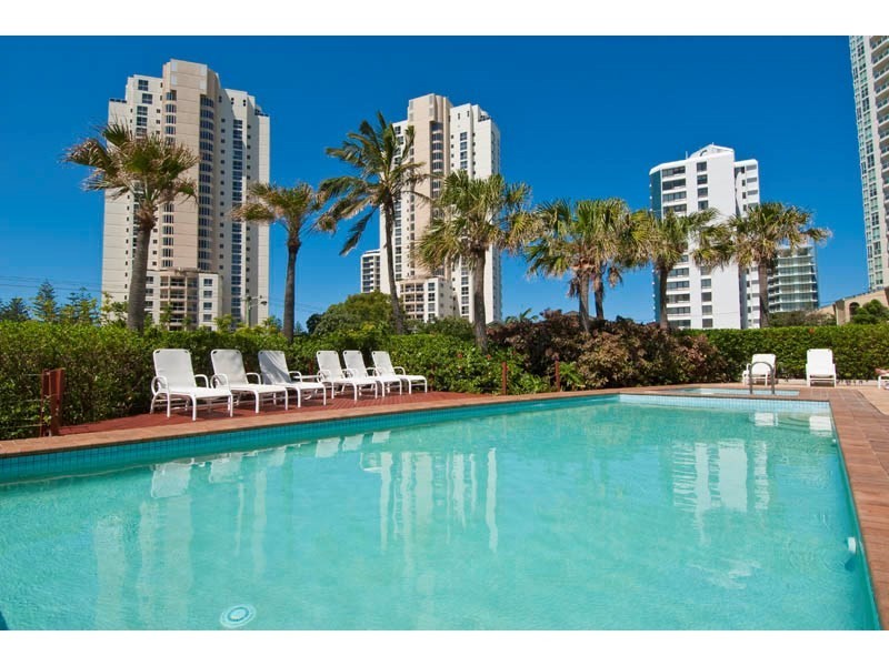 46 Pacific Street, Main Beach QLD 4217