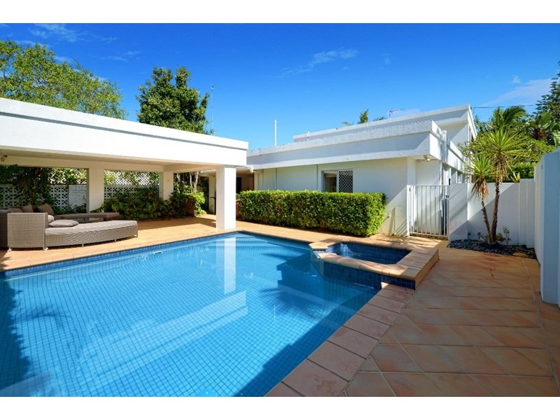 20 Remo Street, Isle Of Capri QLD 4217