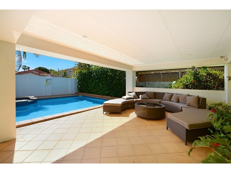 20 Remo Street, Isle Of Capri QLD 4217