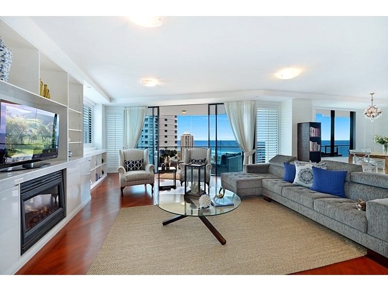 11 Peak Avenue, Main Beach QLD 4217