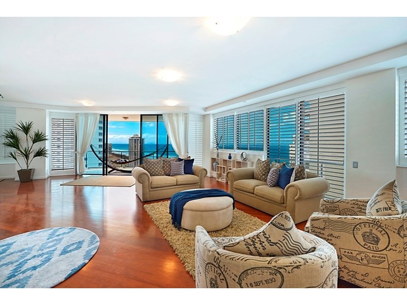 11 Peak Avenue, Main Beach QLD 4217