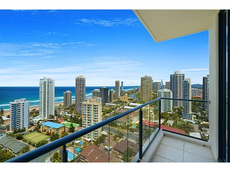 11 Peak Avenue, Main Beach QLD 4217