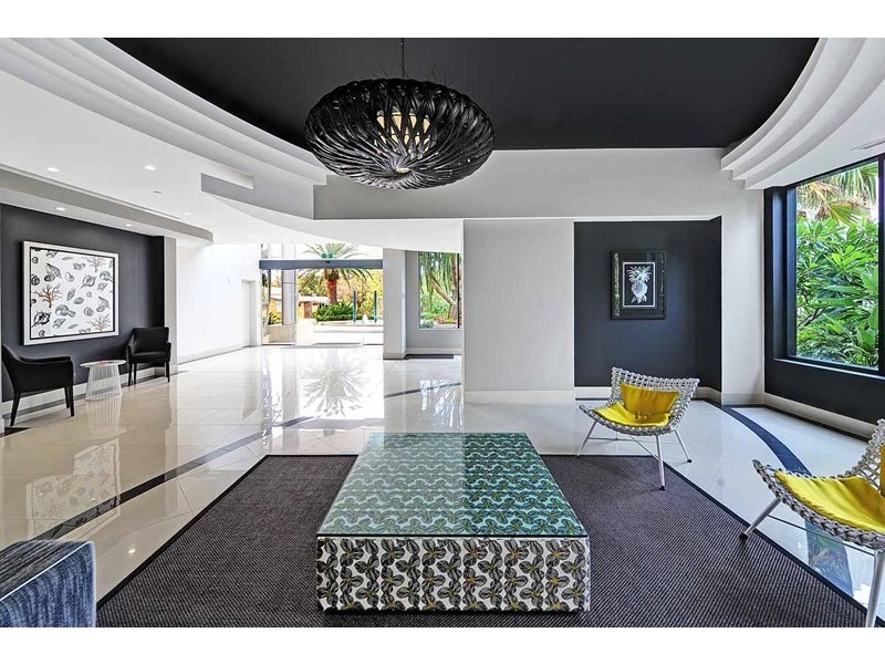 11 Peak Avenue, Main Beach QLD 4217