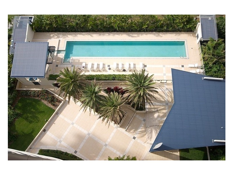 11 Peak Avenue, Main Beach QLD 4217