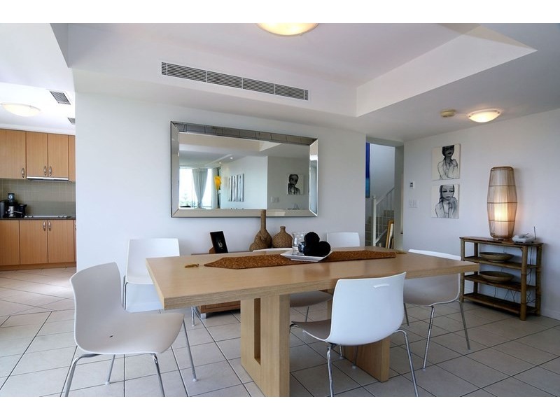 1 Cable Street, Main Beach QLD 4217