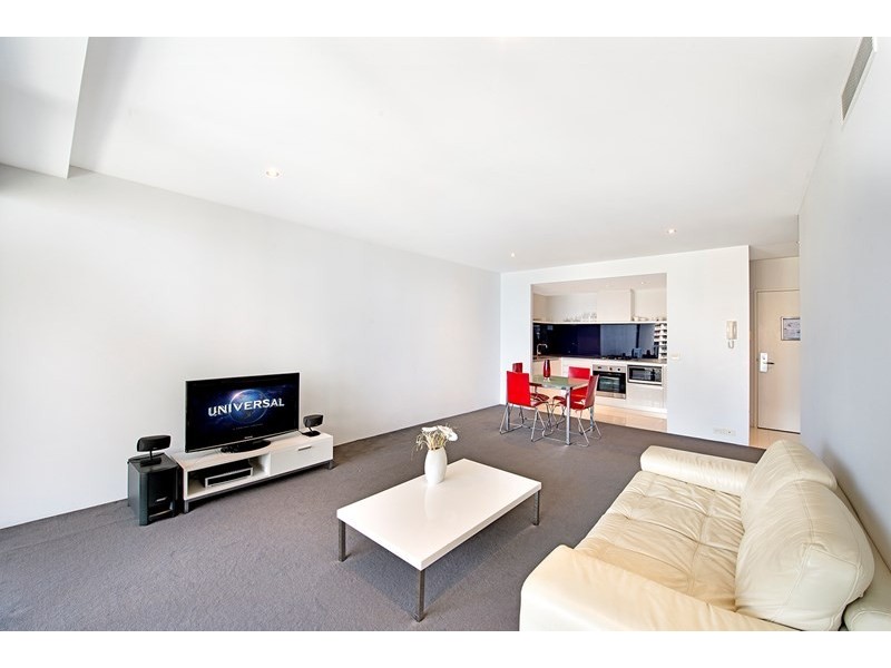 9 Ferny Avenue, Surfers Paradise QLD 4217