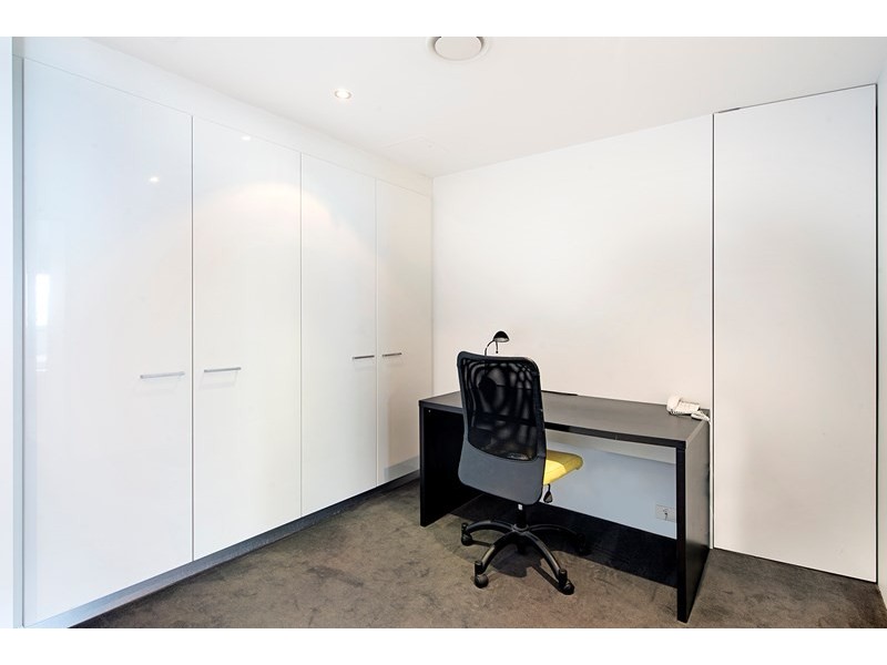 9 Ferny Avenue, Surfers Paradise QLD 4217