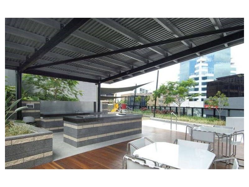 9 Ferny Avenue, Surfers Paradise QLD 4217