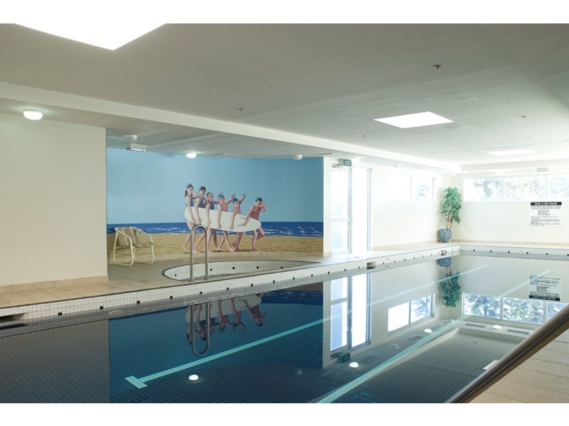 5 Woodroffe Avenue, Main Beach QLD 4217