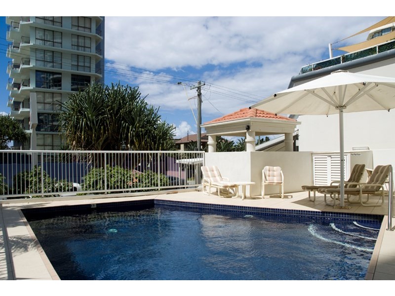 5 Woodroffe Avenue, Main Beach QLD 4217