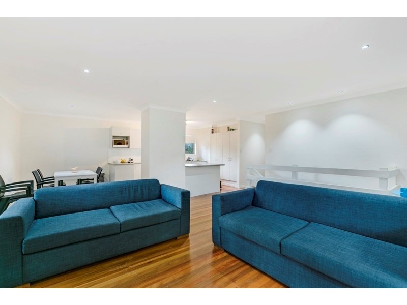 20 Golden Crescent, Southport QLD 4215