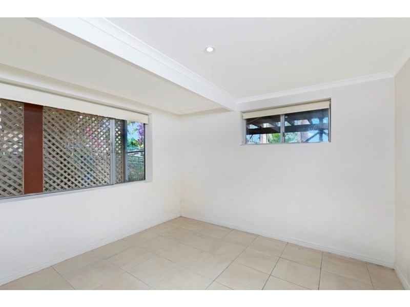 20 Golden Crescent, Southport QLD 4215
