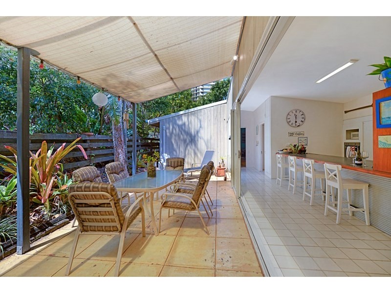 33 Pacific Street, Main Beach QLD 4217