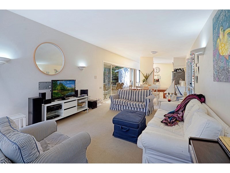 33 Pacific Street, Main Beach QLD 4217