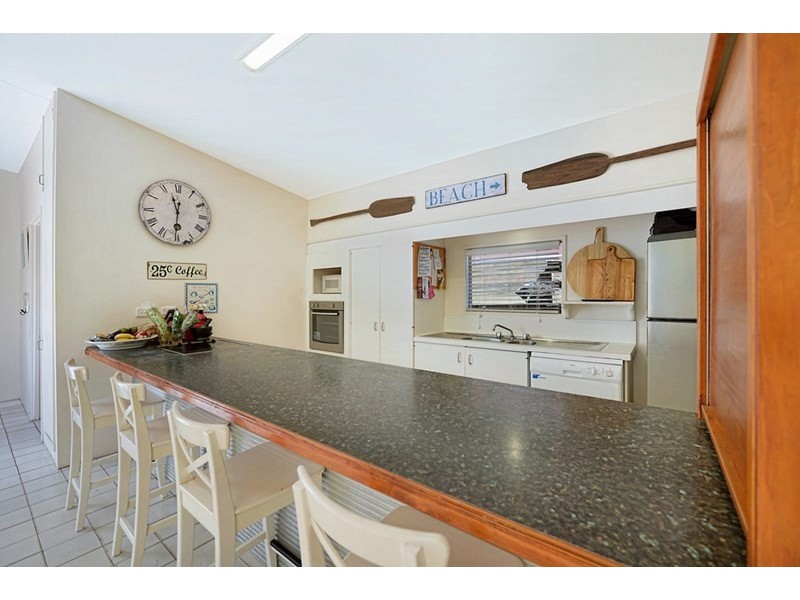 33 Pacific Street, Main Beach QLD 4217