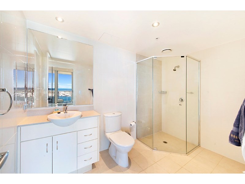 1 Como Crescent, Southport QLD 4215