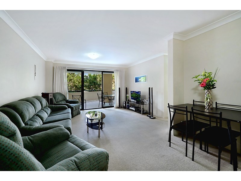 392 Marine Parade, Labrador QLD 4215