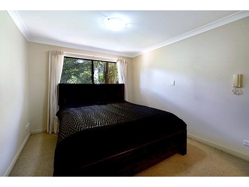 392 Marine Parade, Labrador QLD 4215