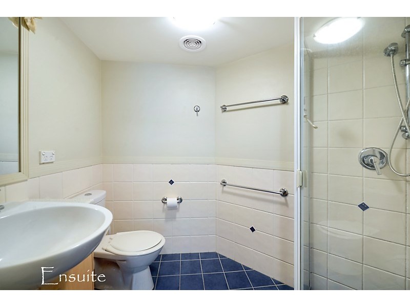 392 Marine Parade, Labrador QLD 4215