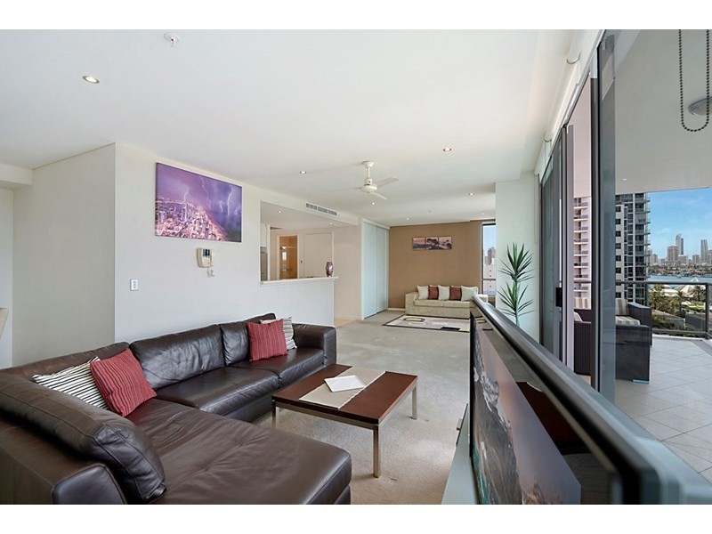 1 Como Crescent, Southport QLD 4215