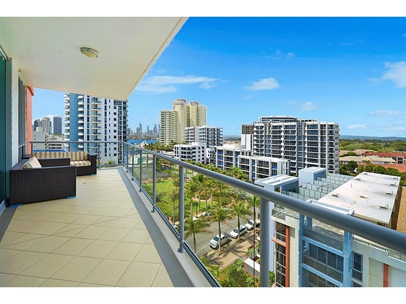 1 Como Crescent, Southport QLD 4215