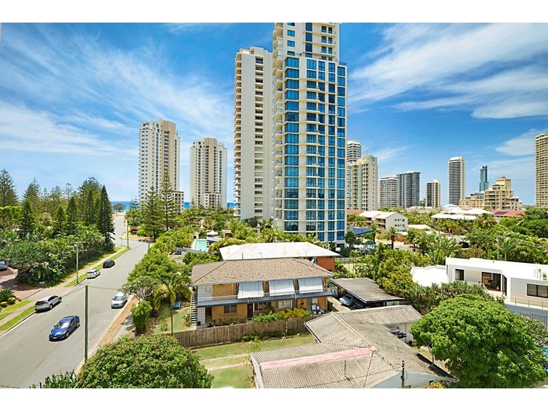 24 Hughes Avenue, Main Beach QLD 4217