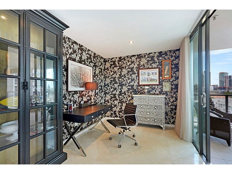 24 Hughes Avenue, Main Beach QLD 4217