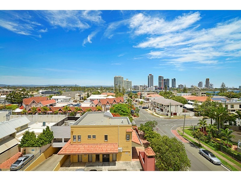 24 Hughes Avenue, Main Beach QLD 4217