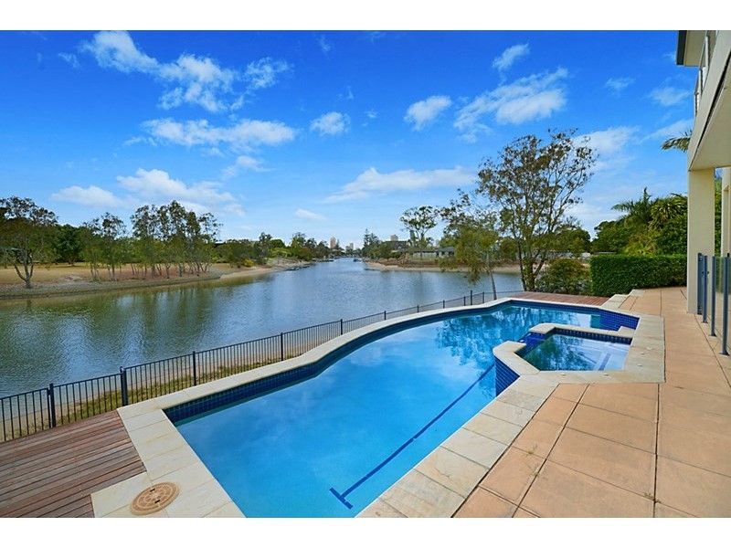 63 Bermuda Street, Broadbeach Waters QLD 4218