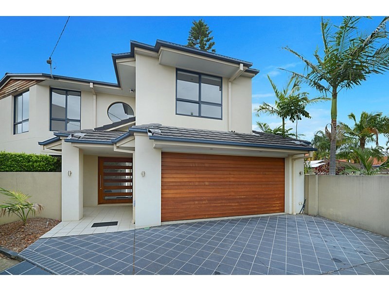 63 Bermuda Street, Broadbeach Waters QLD 4218