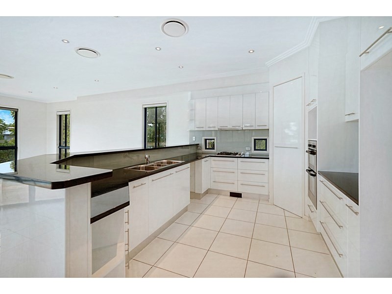 63 Bermuda Street, Broadbeach Waters QLD 4218