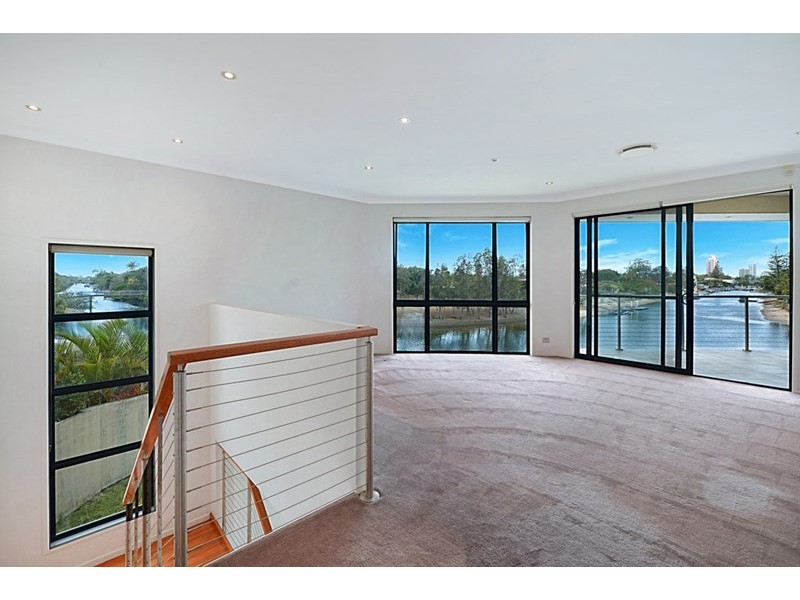 63 Bermuda Street, Broadbeach Waters QLD 4218
