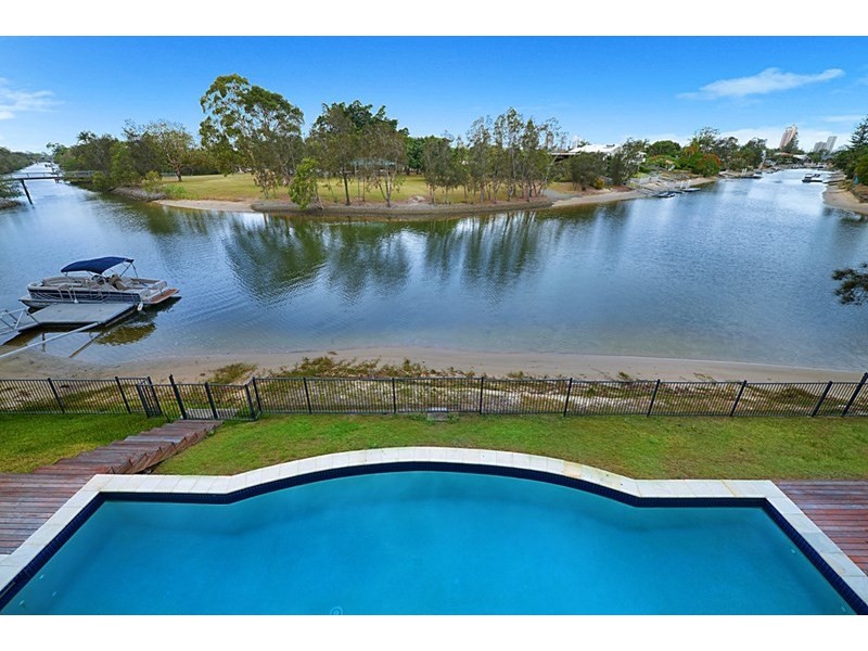 63 Bermuda Street, Broadbeach Waters QLD 4218