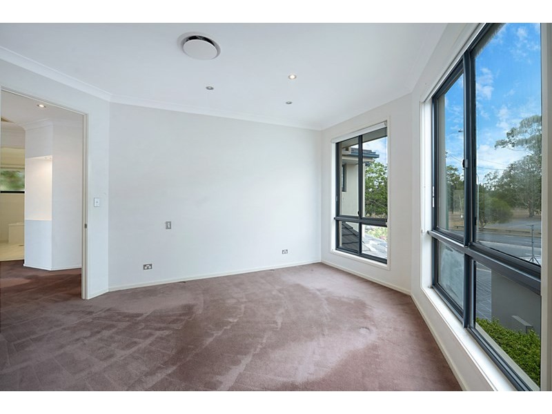 63 Bermuda Street, Broadbeach Waters QLD 4218