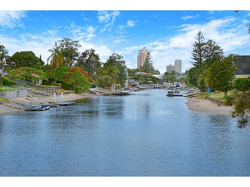 63 Bermuda Street, Broadbeach Waters QLD 4218