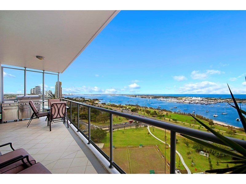 1 Como Crescent, Southport QLD 4215