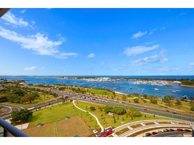 1 Como Crescent, Southport QLD 4215