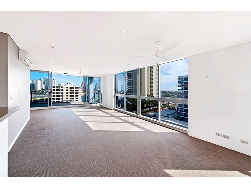 4 Como Crescent, Southport QLD 4215