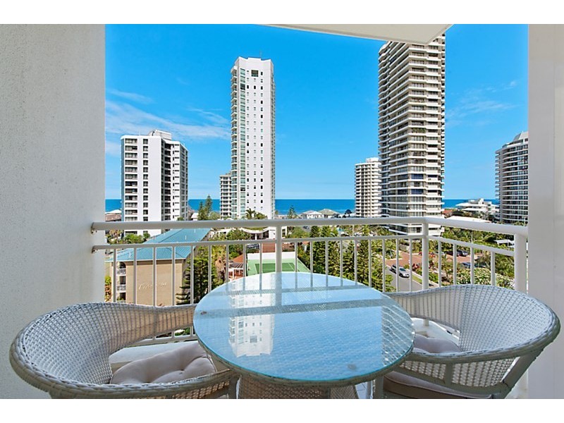 46 Pacific Street, Main Beach QLD 4217