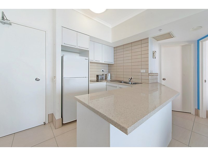 46 Pacific Street, Main Beach QLD 4217