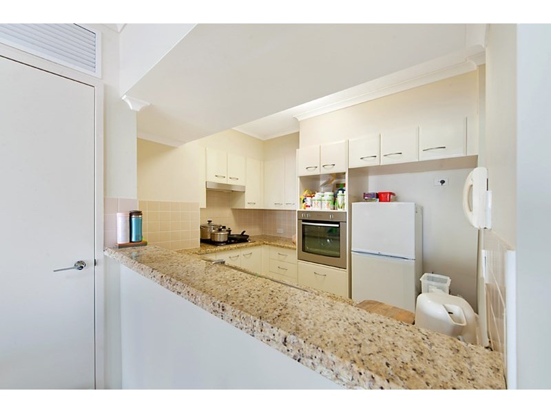 15 Breaker Street, Main Beach QLD 4217