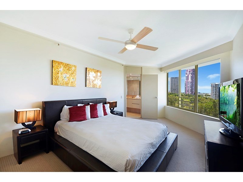 1 Serisier Avenue, Main Beach QLD 4217