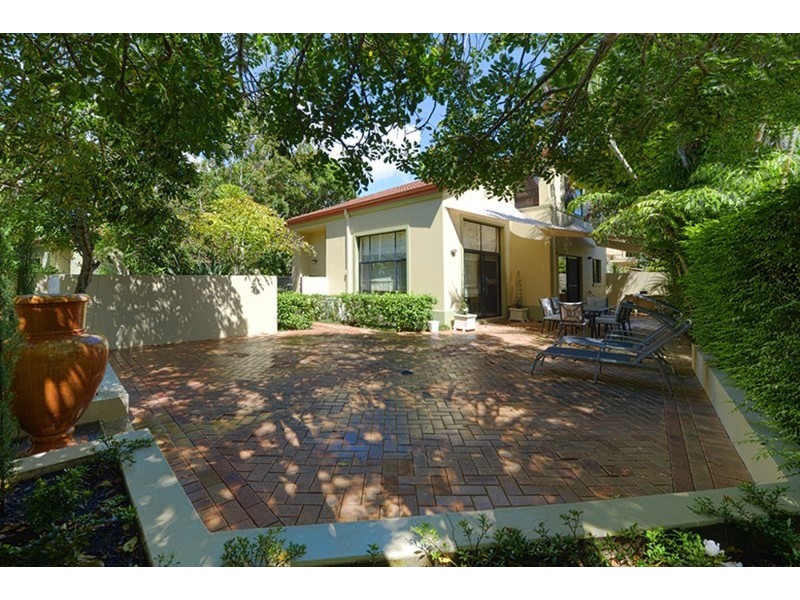 Residence 1, 65 Benowa Road, Southport QLD 4215