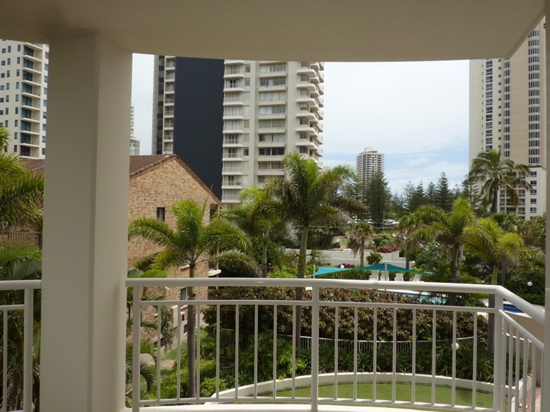 46 Pacific Street, Main Beach QLD 4217