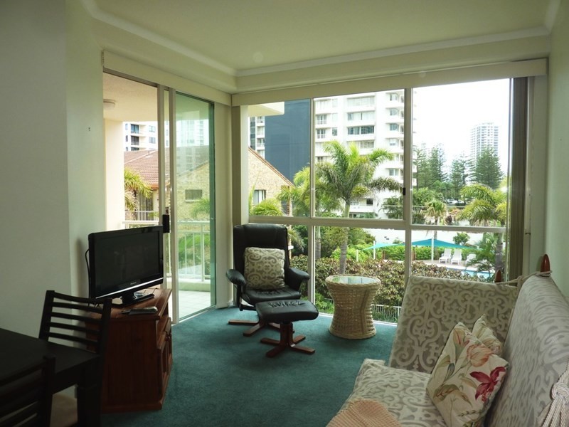 46 Pacific Street, Main Beach QLD 4217